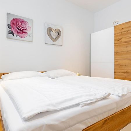 Budget Rooms West With Shared Kitchen Wiedeń Zewnętrze zdjęcie