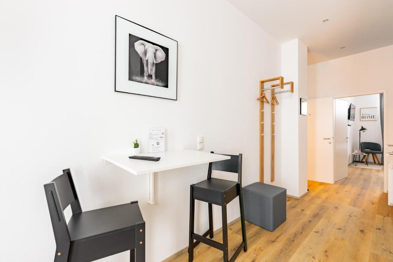 Budget Rooms West With Shared Kitchen Wiedeń Zewnętrze zdjęcie