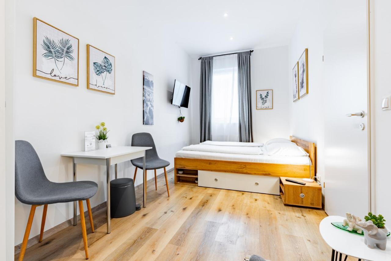 Budget Rooms West With Shared Kitchen Wiedeń Zewnętrze zdjęcie
