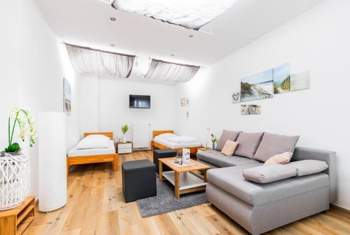 Budget Rooms West With Shared Kitchen Wiedeń Zewnętrze zdjęcie
