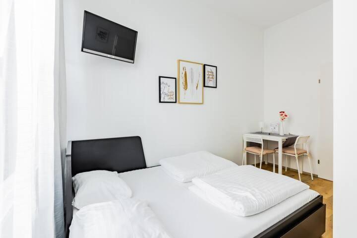Budget Rooms West With Shared Kitchen Wiedeń Zewnętrze zdjęcie