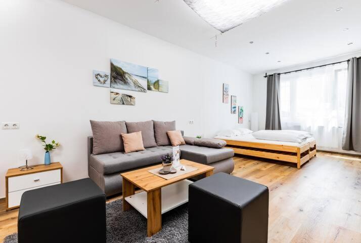 Budget Rooms West With Shared Kitchen Wiedeń Zewnętrze zdjęcie