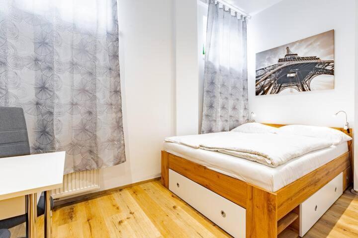 Budget Rooms West With Shared Kitchen Wiedeń Zewnętrze zdjęcie