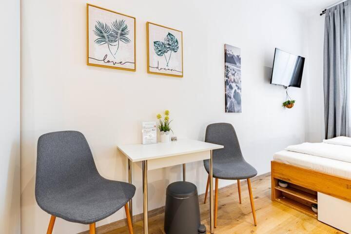 Budget Rooms West With Shared Kitchen Wiedeń Zewnętrze zdjęcie