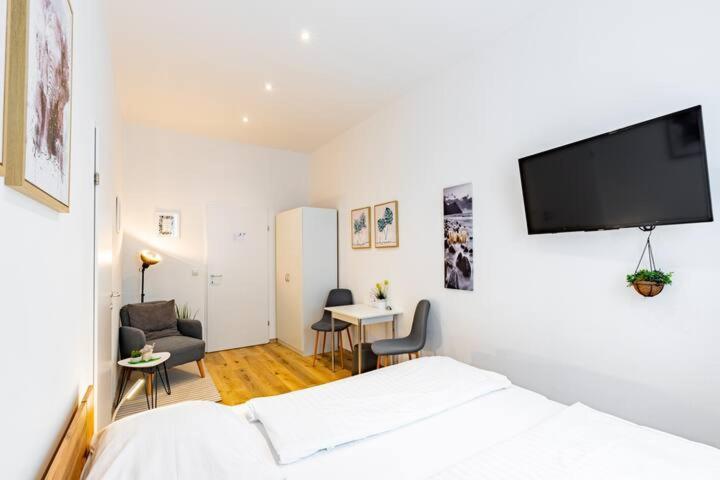 Budget Rooms West With Shared Kitchen Wiedeń Zewnętrze zdjęcie