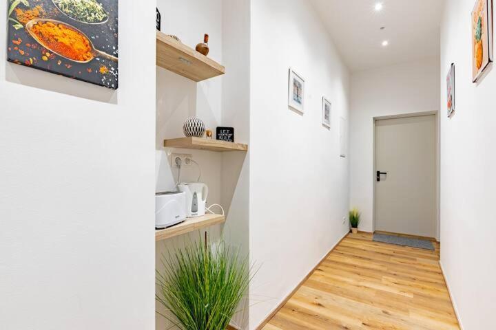 Budget Rooms West With Shared Kitchen Wiedeń Zewnętrze zdjęcie