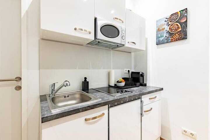 Budget Rooms West With Shared Kitchen Wiedeń Zewnętrze zdjęcie