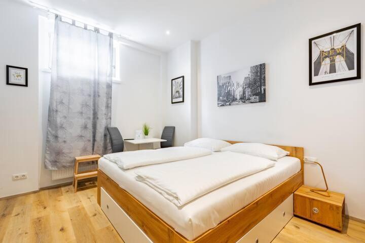 Budget Rooms West With Shared Kitchen Wiedeń Zewnętrze zdjęcie