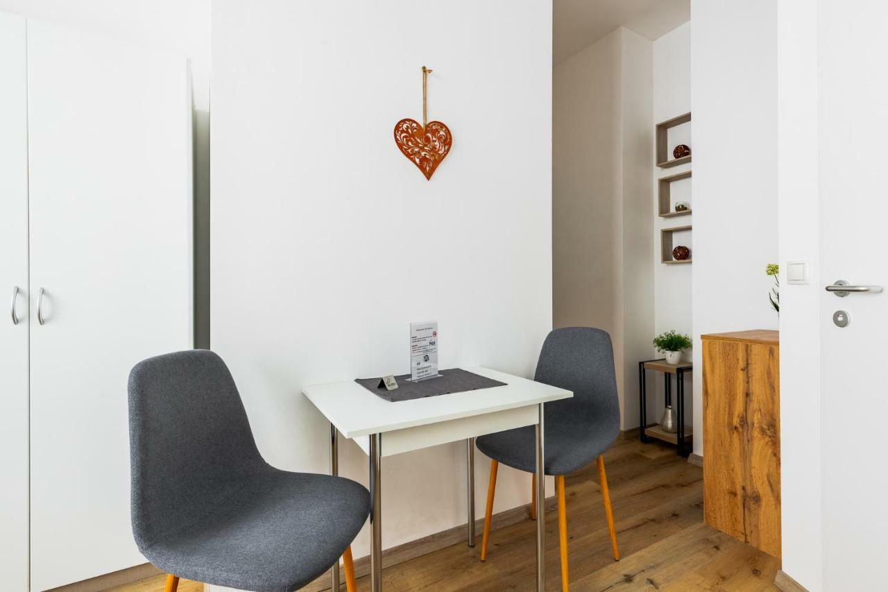 Budget Rooms West With Shared Kitchen Wiedeń Zewnętrze zdjęcie