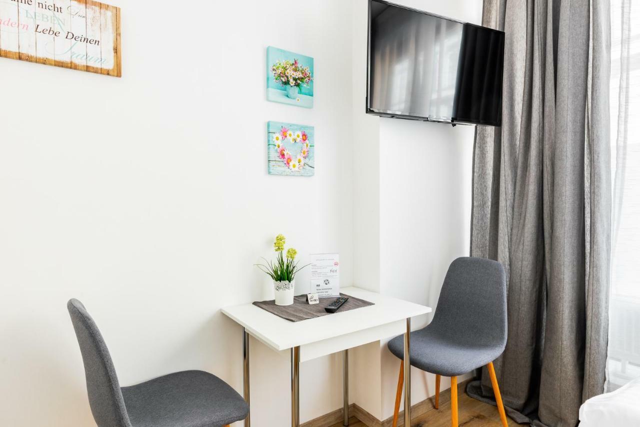 Budget Rooms West With Shared Kitchen Wiedeń Zewnętrze zdjęcie