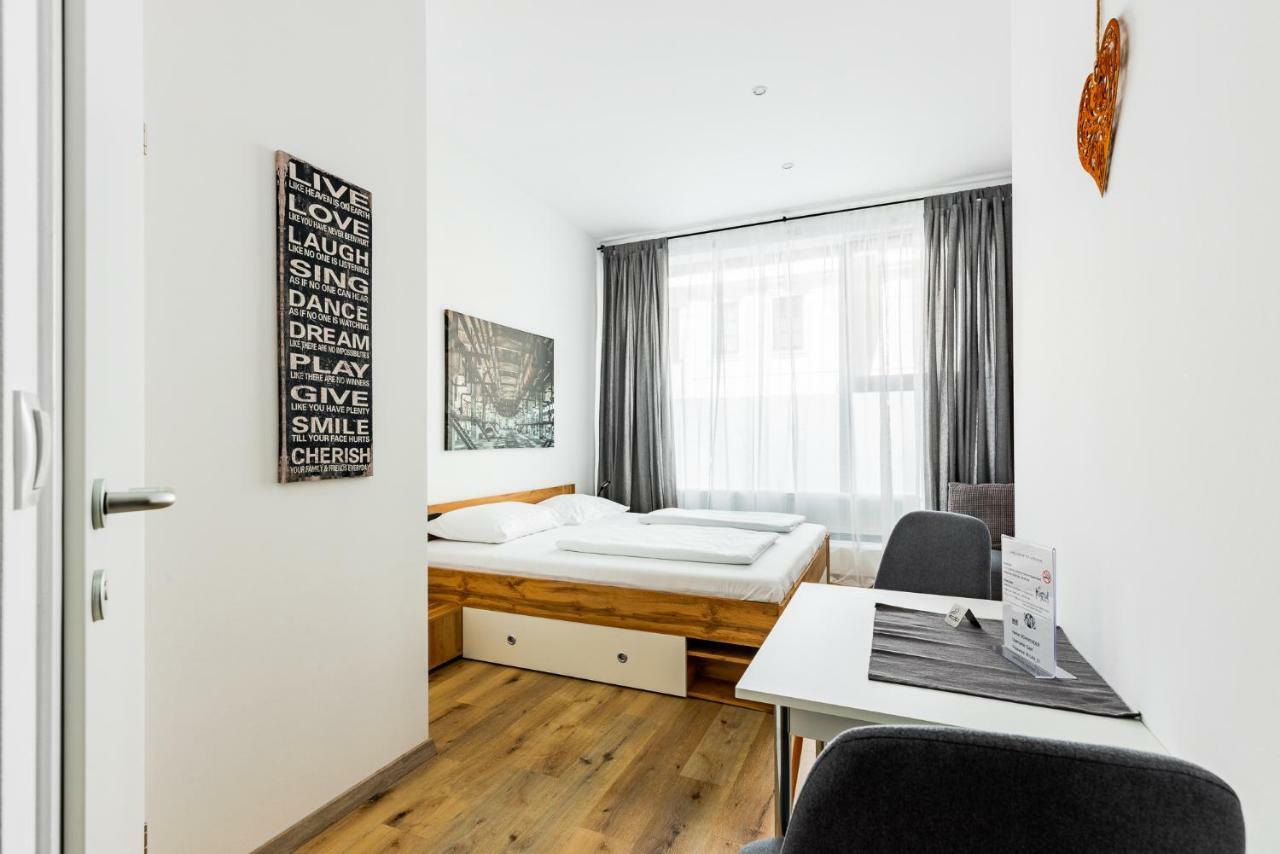 Budget Rooms West With Shared Kitchen Wiedeń Zewnętrze zdjęcie