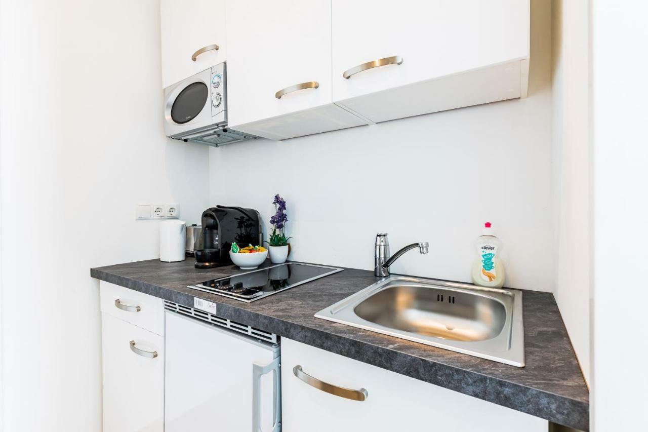 Budget Rooms West With Shared Kitchen Wiedeń Zewnętrze zdjęcie